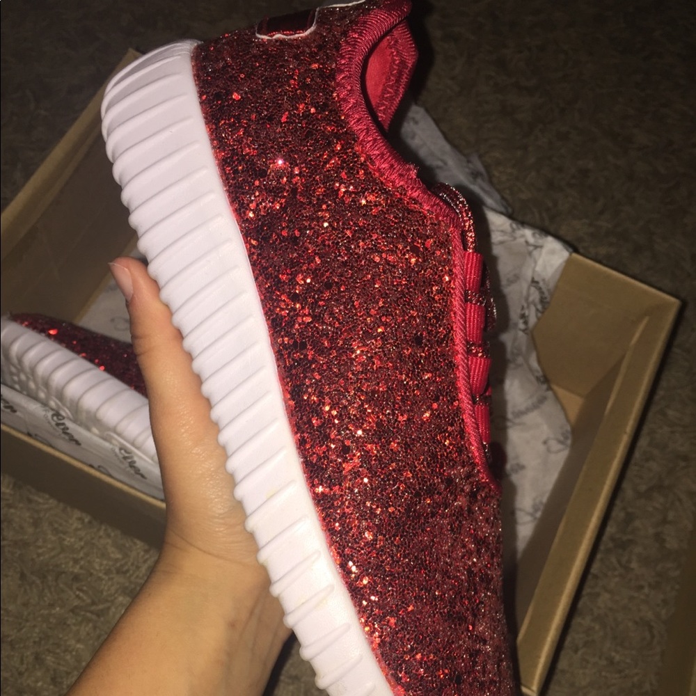 Red shoes - Picture 4 of 8